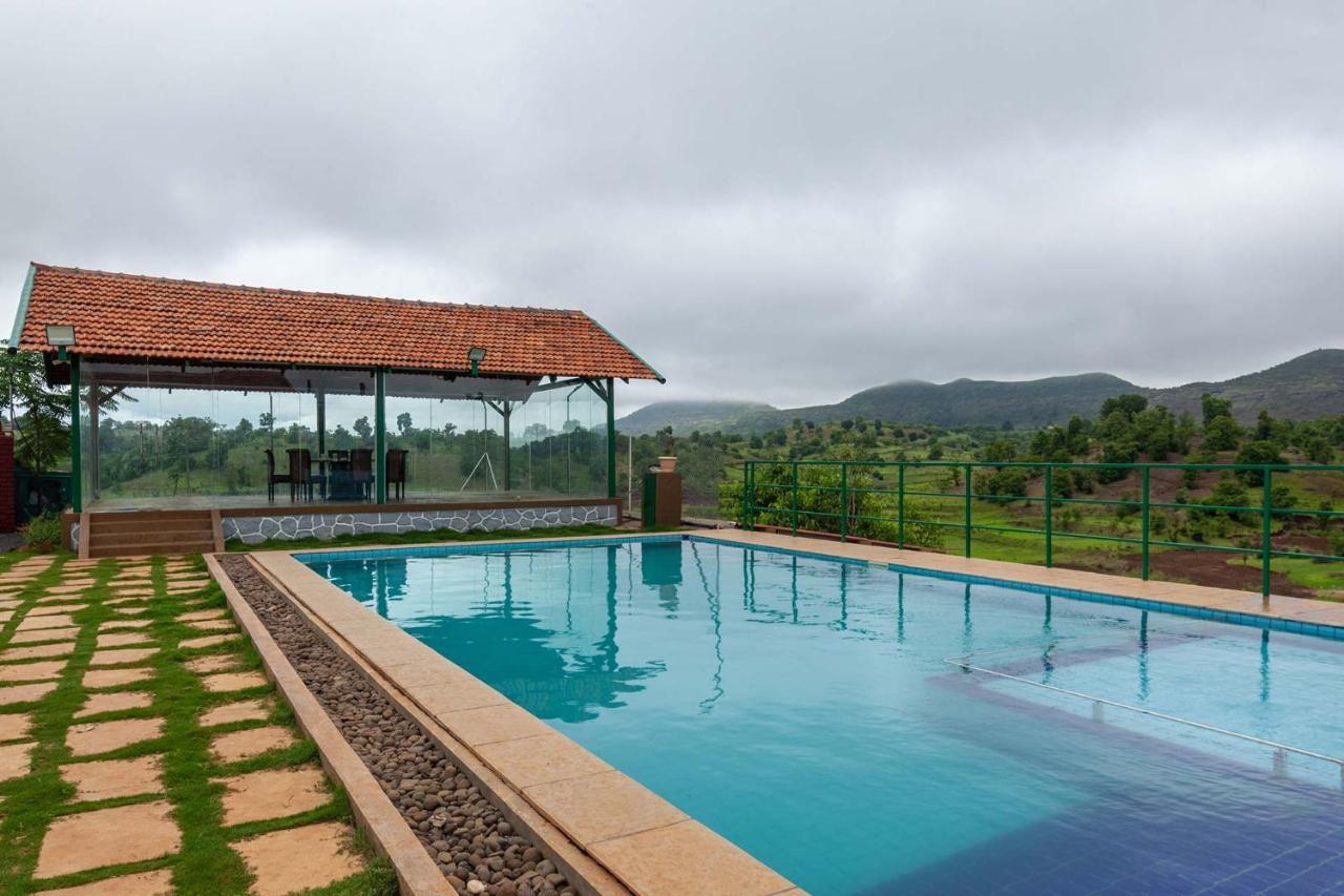 Stayvista'S Ficus Farms - Mountain-View Haven With Rustic Artsy Interiors, Outdoor Pool, Glasshouse, Home Theatre & Karaoke Delight Igatpuri Zewnętrze zdjęcie