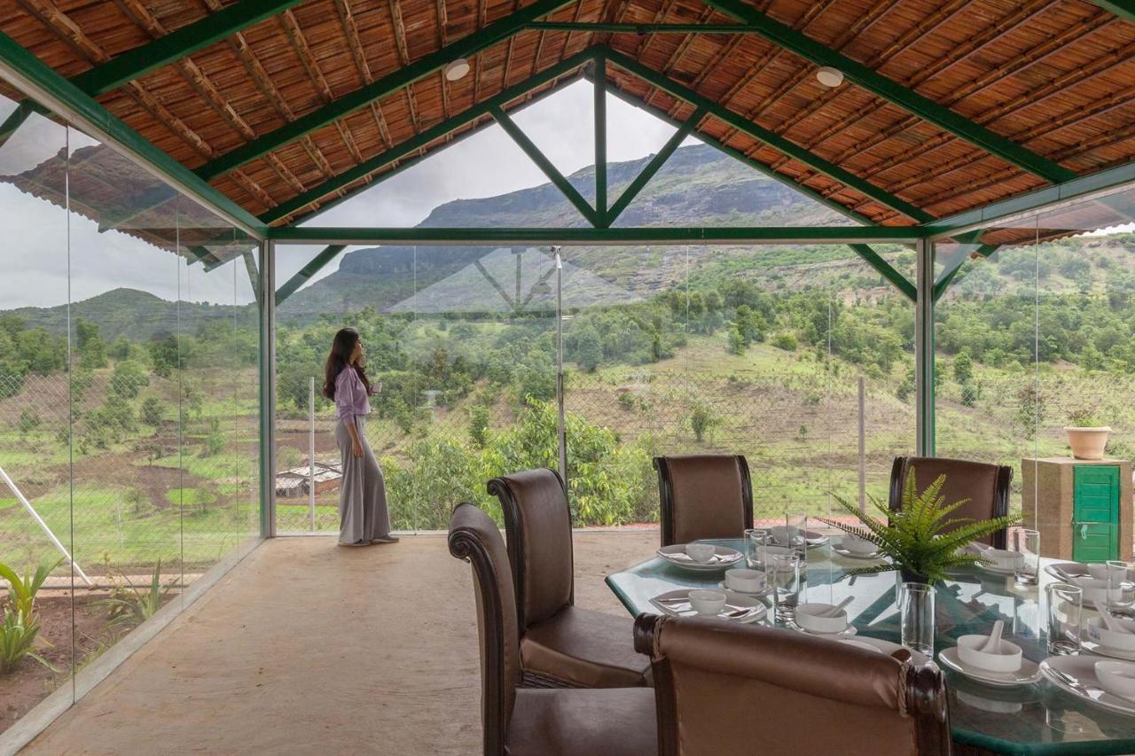 Stayvista'S Ficus Farms - Mountain-View Haven With Rustic Artsy Interiors, Outdoor Pool, Glasshouse, Home Theatre & Karaoke Delight Igatpuri Zewnętrze zdjęcie