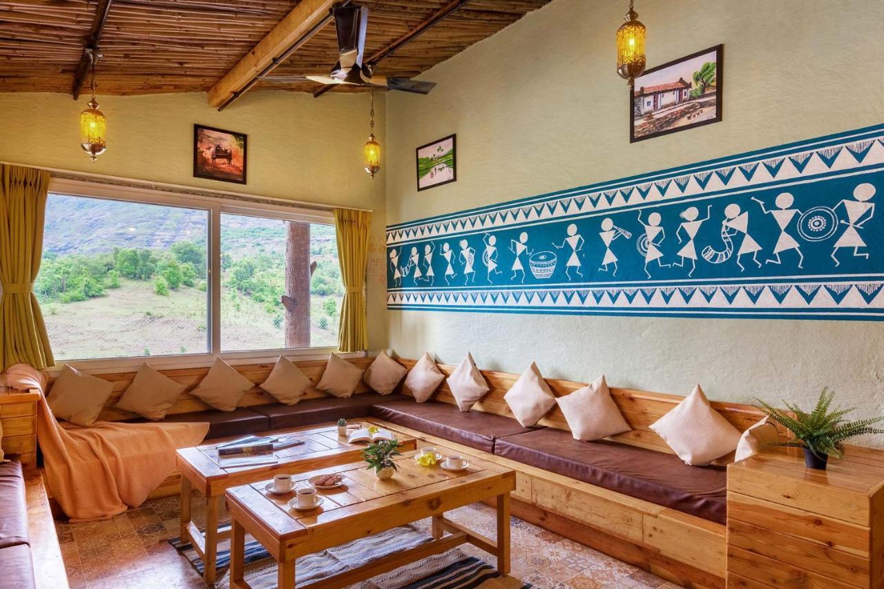 Stayvista'S Ficus Farms - Mountain-View Haven With Rustic Artsy Interiors, Outdoor Pool, Glasshouse, Home Theatre & Karaoke Delight Igatpuri Zewnętrze zdjęcie