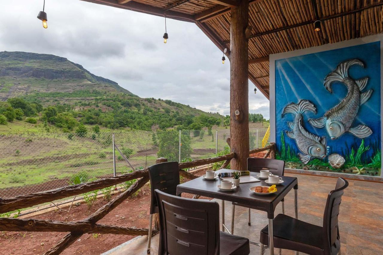 Stayvista'S Ficus Farms - Mountain-View Haven With Rustic Artsy Interiors, Outdoor Pool, Glasshouse, Home Theatre & Karaoke Delight Igatpuri Zewnętrze zdjęcie