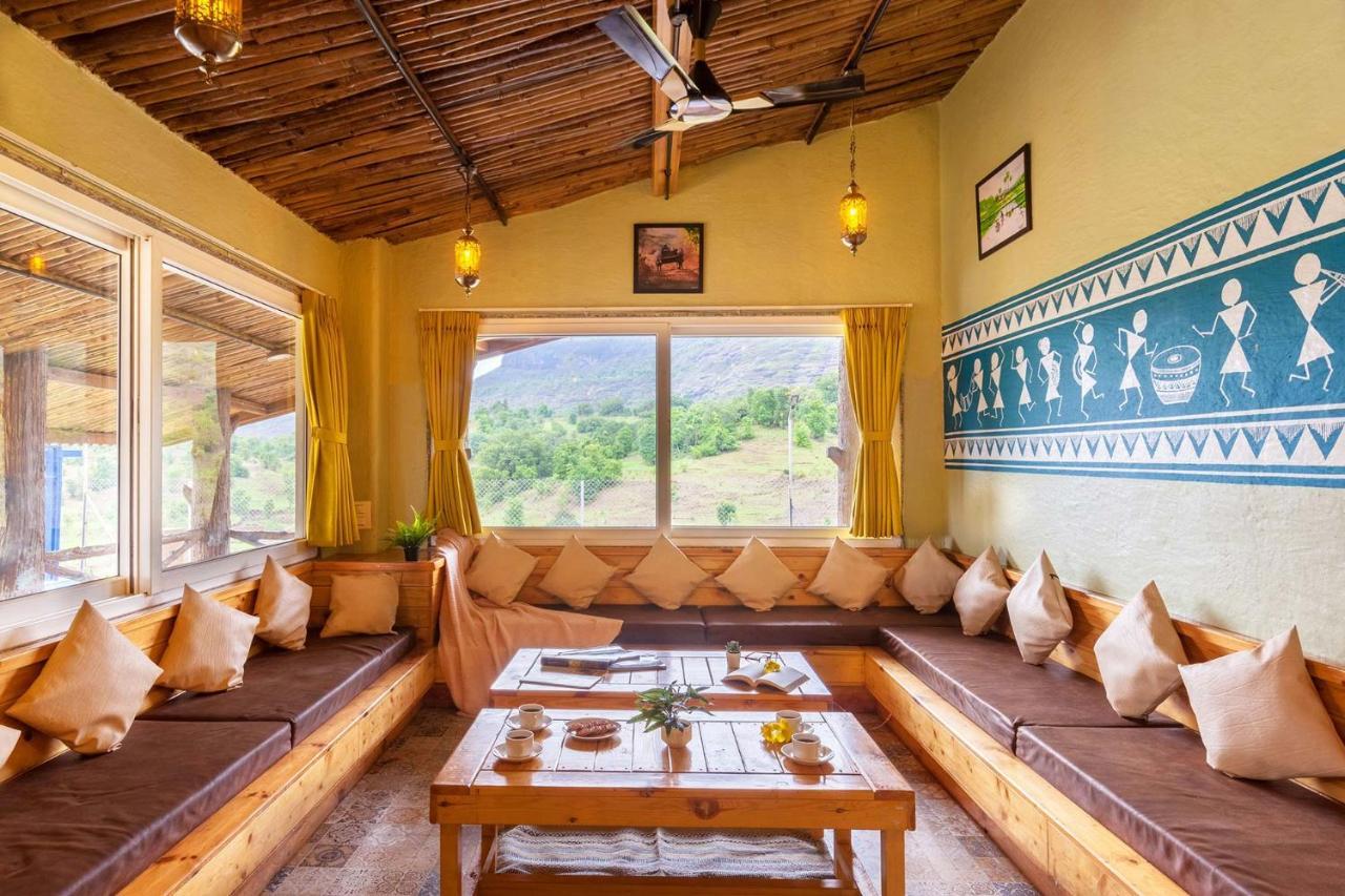 Stayvista'S Ficus Farms - Mountain-View Haven With Rustic Artsy Interiors, Outdoor Pool, Glasshouse, Home Theatre & Karaoke Delight Igatpuri Zewnętrze zdjęcie